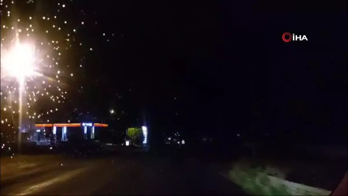 Ardahan’da Şimşekler Geceyi Aydınlattı