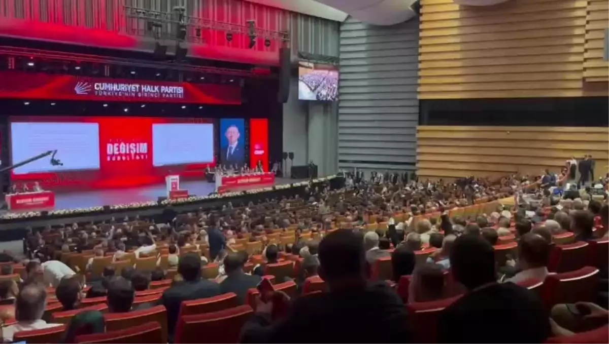 CHP Kurultayı’nda Ön Seçim Maddesi Kabul Edildi