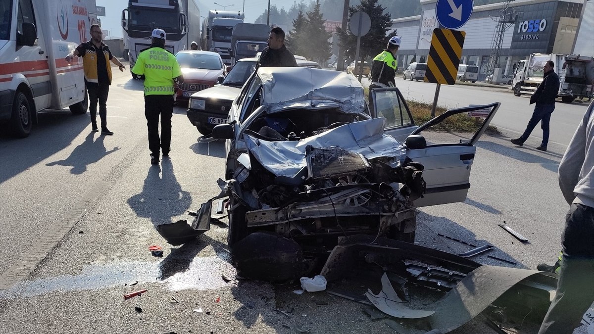 Amasya’da korkutan trafik kazası: 2 yaralı