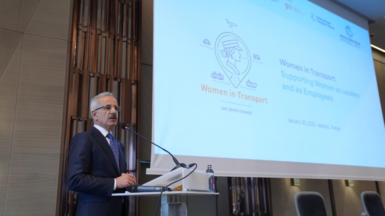 Abdulkadir Uraloğlu: Ulaşım alanında kadınlara eşit fırsatlar sunacağız