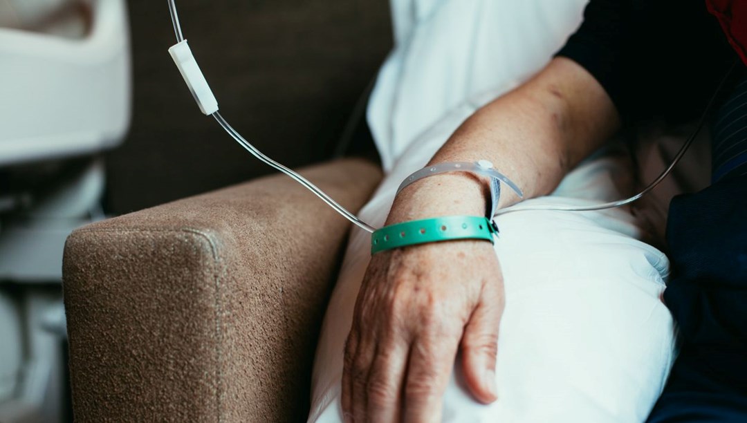 Doktorlar “düğün stresi” dedi ama 4. evre kolon kanseri çıktı: 35 yaşındaki adamın bu belirtileri önemsenmedi