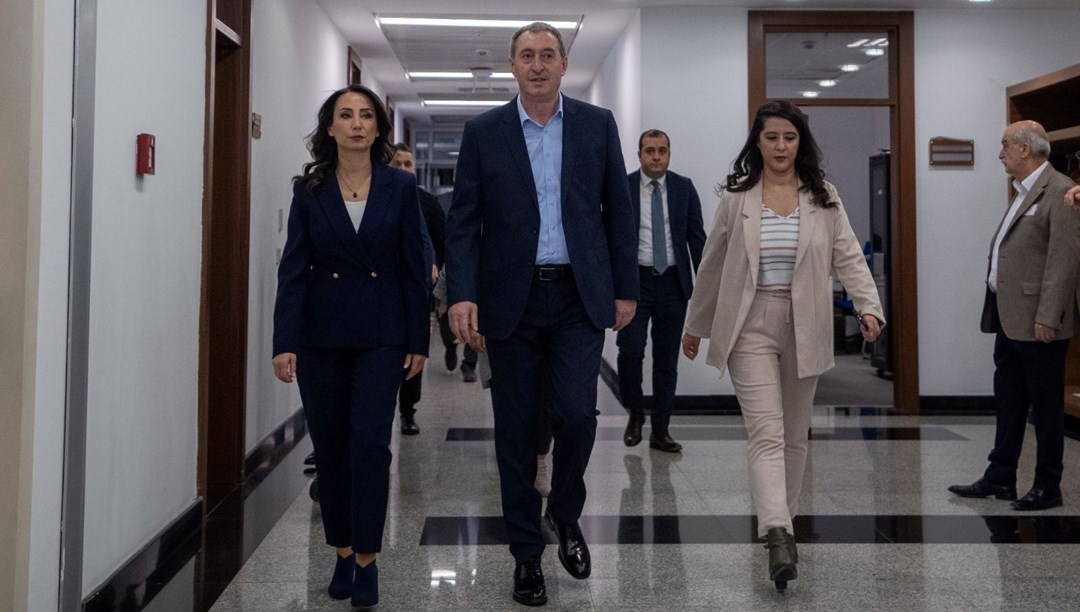 DEM Parti heyetinden siyasi parti turu: Bugün üç parti ile devam edecek