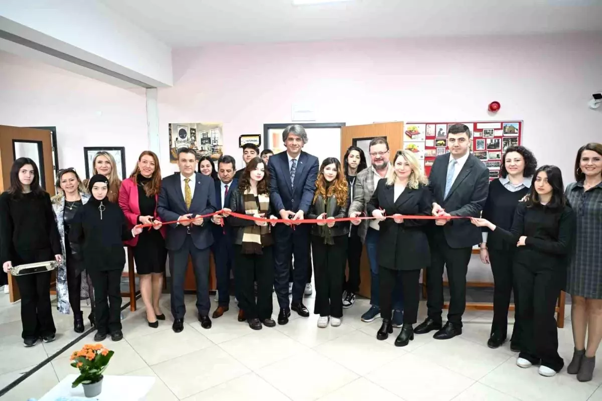 Kocaeli Güzel Sanatlar Lisesi’nde Enver Ercan Kütüphanesi Açıldı