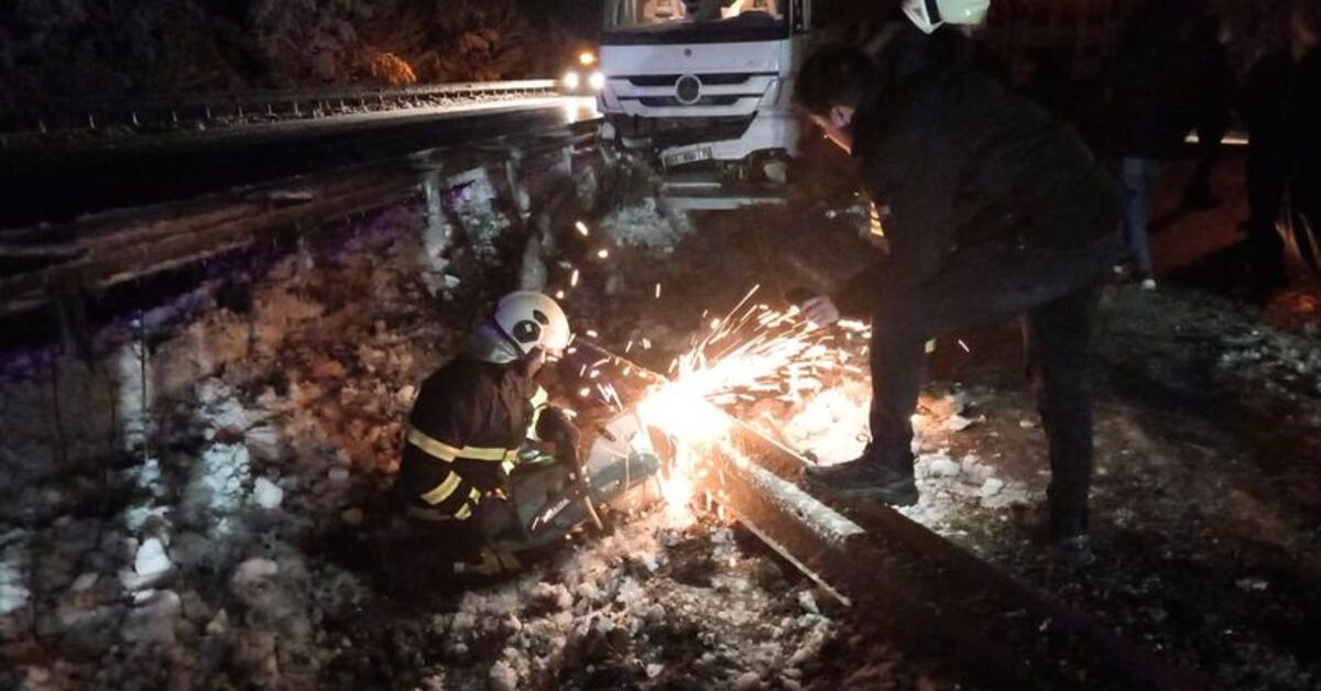 Samsun’da otobüsle TIR çarpıştı: 4 yaralı